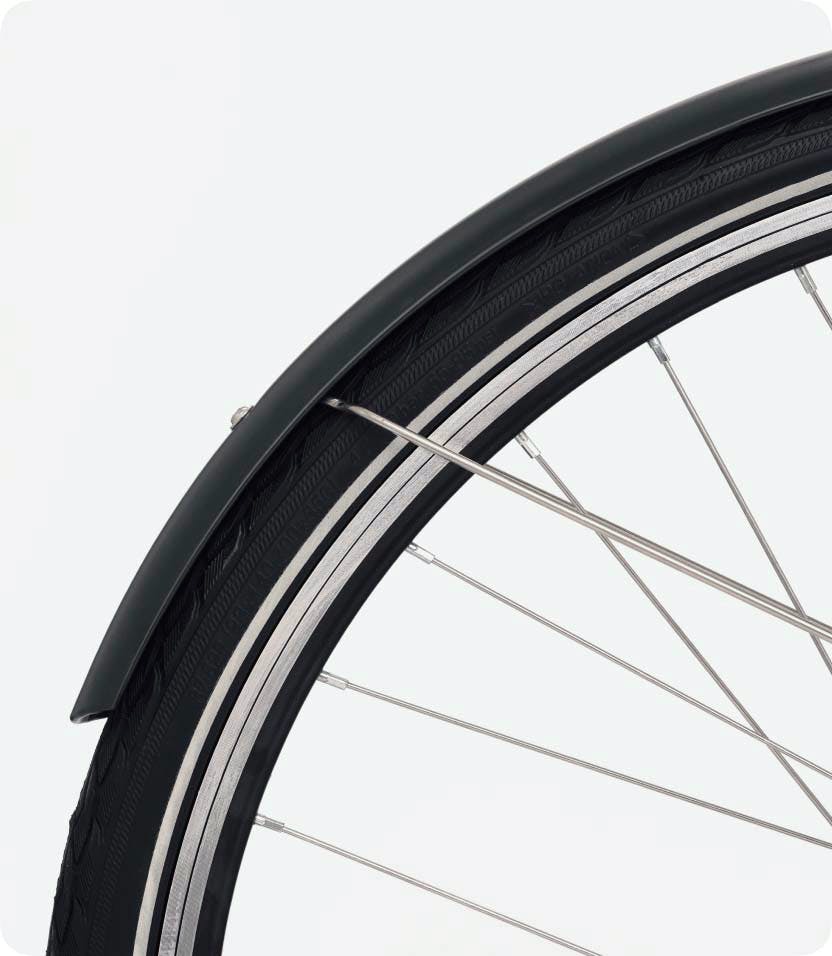 Puncture-resistant 37mm wide tyres with loads of grip means you always keep rolling